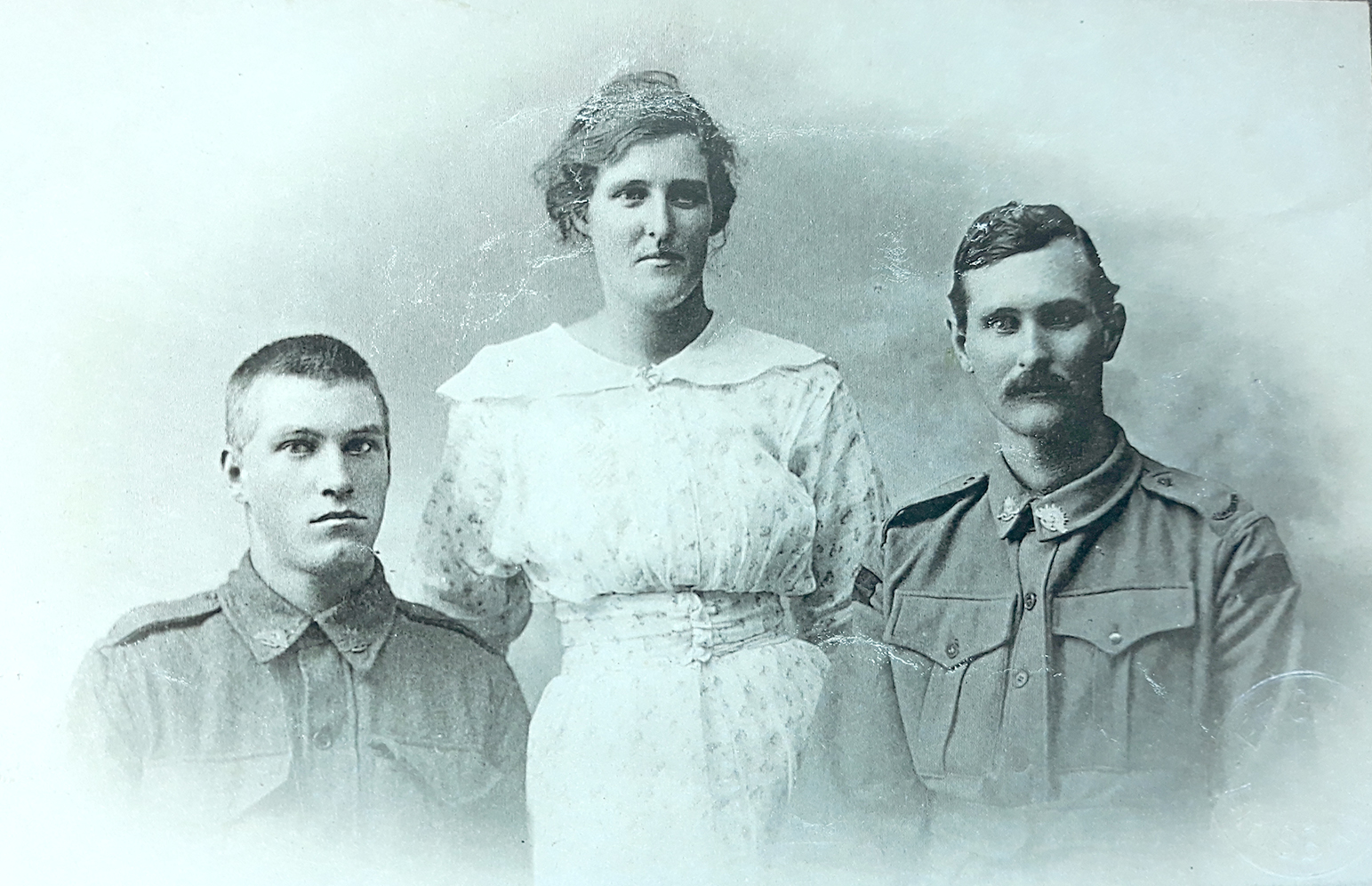 Photo of photos/Kenneth, Elizabeth (1893-1981) and Alec McLennan portrait